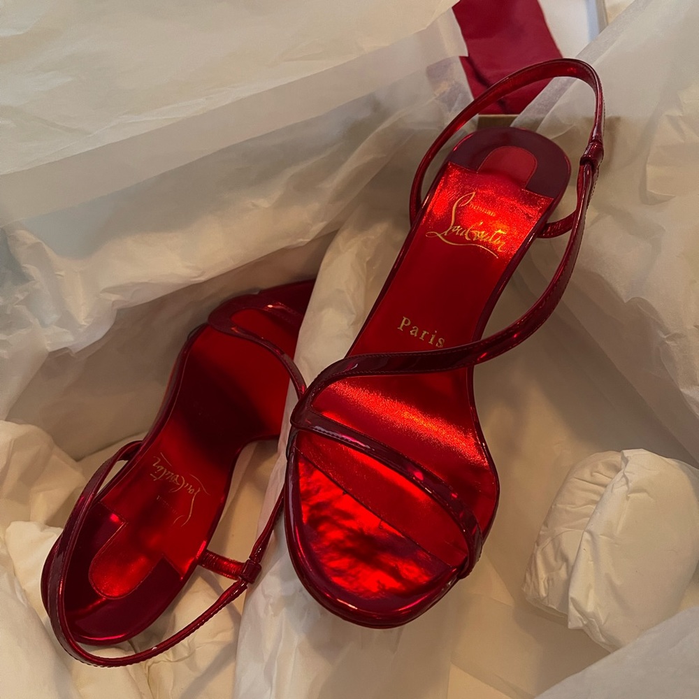 CHRISTIAN LOUBOUTIN Rosalie Patent Red Sole Heels